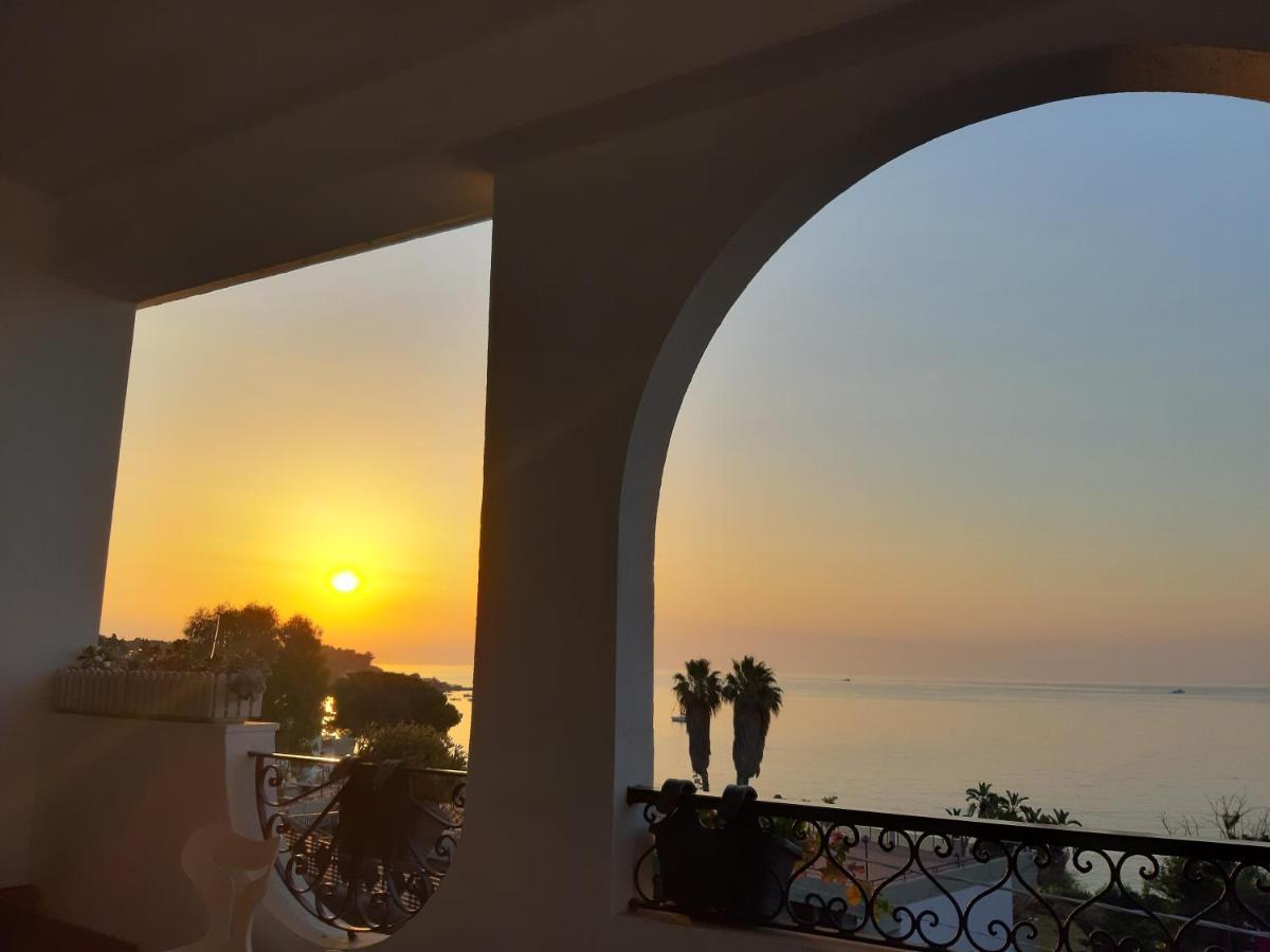 B&B Sea Terrace Aci Castello Ngoại thất bức ảnh